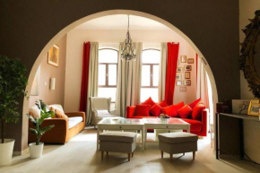 In Jerusalem, discover the luxurious Eden's Manor.